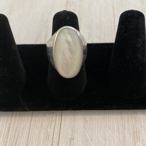 Gorgeous Vintage mother of pearl ring - Picture 2 of 13